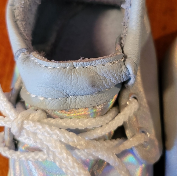 Melted Soles Handmade Sea Shell Moccasins - Picture 5 of 8